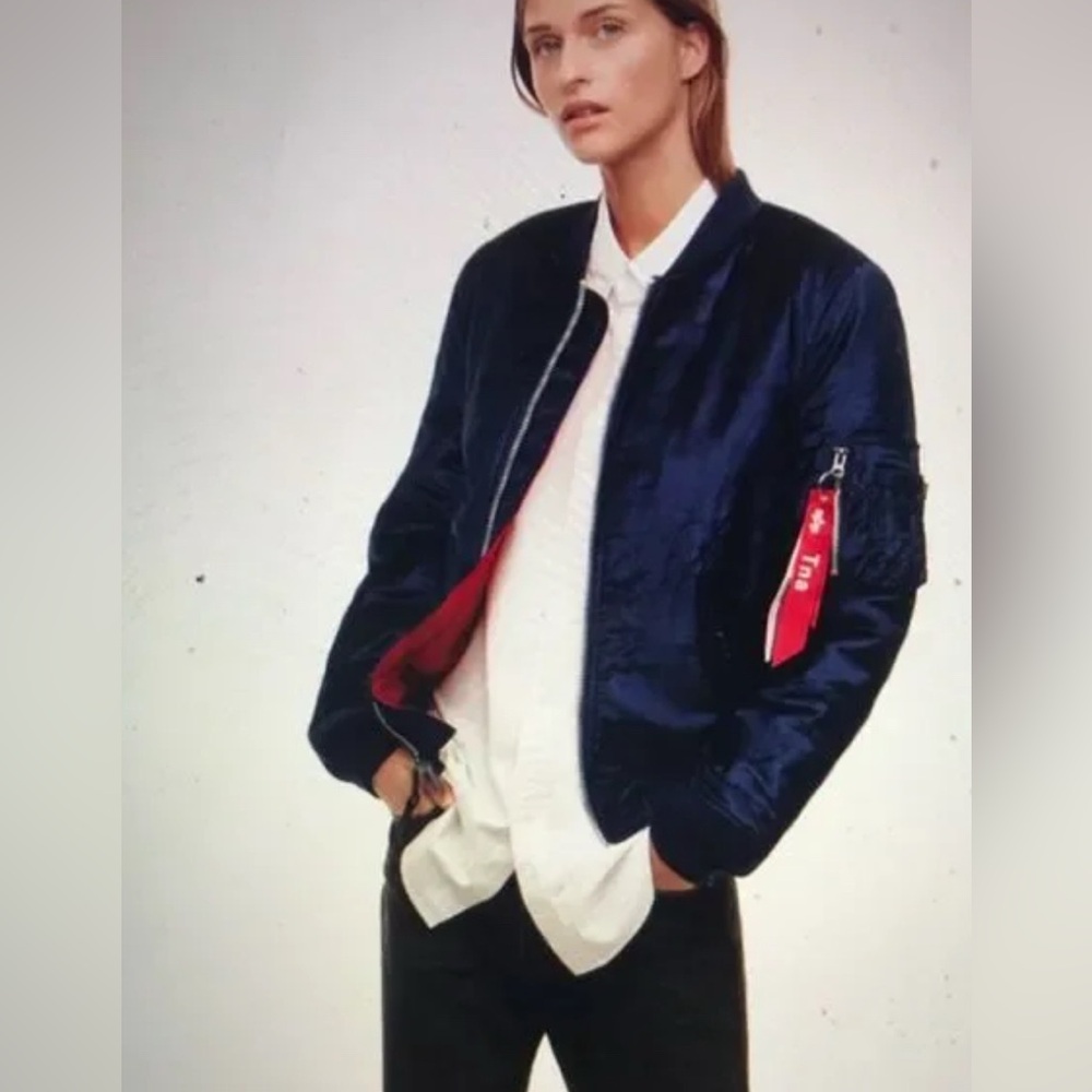Aritzia TNA Alpha Industries Reversible Velvet Bomber‎ Jacket, Navy/Red, Size S